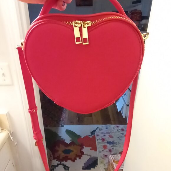 Like Dreams Heart Crossbody - Picture 1 of 7